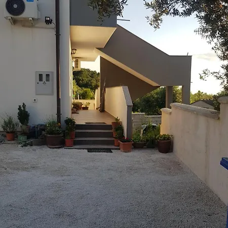 Nora Stinjan Apartment *