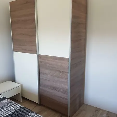Nora Stinjan Apartment Pula