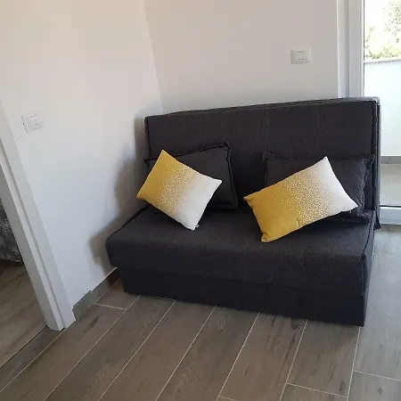 Nora Stinjan Apartment Pula