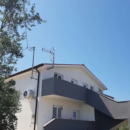 Apartment Nora Stinjan Pula