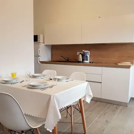 Nora Stinjan Apartment
