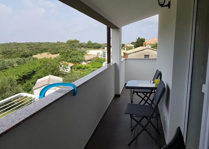 Appartement Nora Stinjan Pula