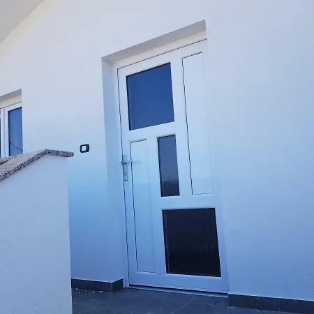 Nora Stinjan Appartement *