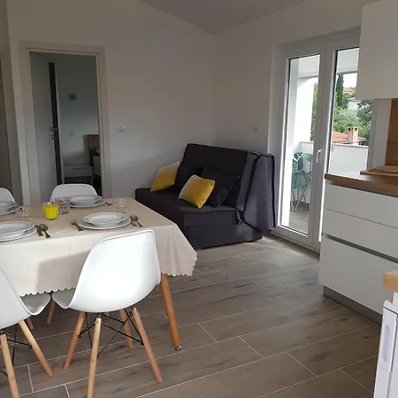 Appartement Nora Stinjan Pula