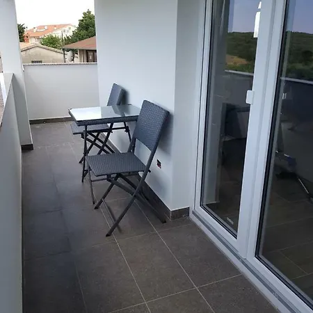 Nora Stinjan Apartmán