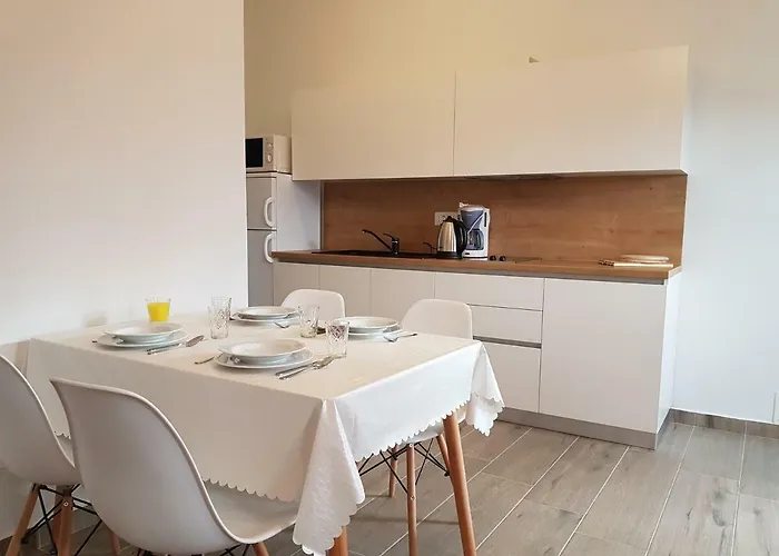 Nora Stinjan Apartment